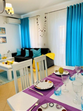 Vintage Sea View Apartment